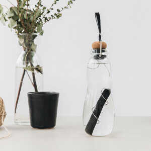 Black + Blum Trinkflasche aus Glas mit Aktivkohlefilter “Eau Good Glass” 650ml