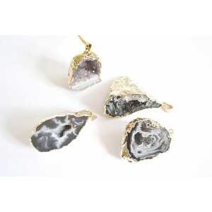 Crystal and Sage Achat Halskette mit Achathöhle
