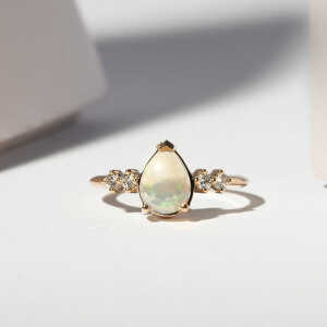 Eppi Opal-Ring mit Diamanten Ammara