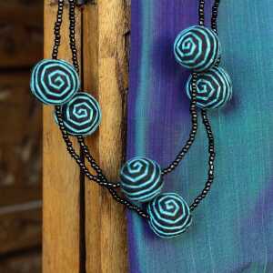 Schönes aus Indochina Halsketten aus Laos Spiralmuster