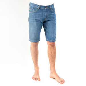 fairjeans SHORTY LIGHT BLUE Bermuda Shorts aus Jeans in hellblauer Waschung, aus Bio-Baumwolle, fair hergestellt