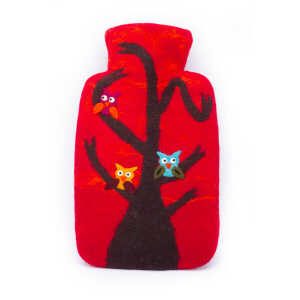 feelz Wärmflasche Eule aus Schurwolle (Merino), hellblau, dunkelblau oder rot mit Käuzchen in einem Baum – hergestellt in Handarbeit