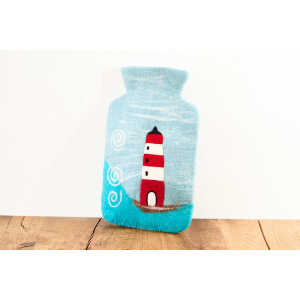 feelz Wärmflasche Leuchtturm aus Schurwolle (Merino), maritime Bettflasche – hergestellt in Handarbeit