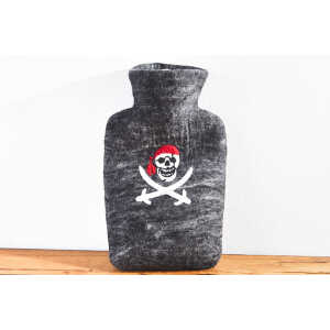 feelz Wärmflasche Pirat aus Schurwolle (Merino), anthrazit mit Totenkopf – hergestellt in Handarbeit