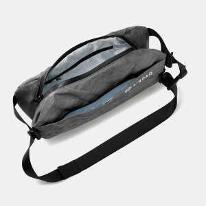 Airpaq Große Bauchtasche ‘Hip bag’ aus Autoschrott