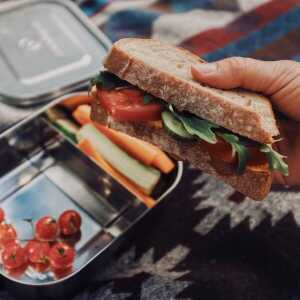 samebutgreen Große Edelstahl Brotdose – Lunchbox | Trennwand | 1.400 ml