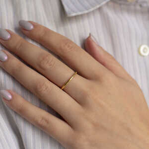 Paeoni Colors Funkelnder schlichter Ring aus 18k Gold Vermeil, 925 Sterling Silber