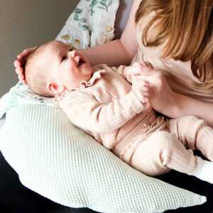 Ella Lieb Baby Bio kleines Stillkissen “Lunette” mit kbA Buchweizenspelzen Füllung und kbA Baumwolle Bezug