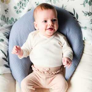 Ella Lieb Baby Bio kleines Stillkissen “Lunette” mit kbA Hirsespelzen Füllung und kbA Baumwolle Bezug