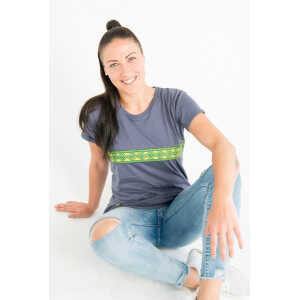 Maishameanslife Kudhinda Stripe – Frauen T-shirt – Charcoal Grau