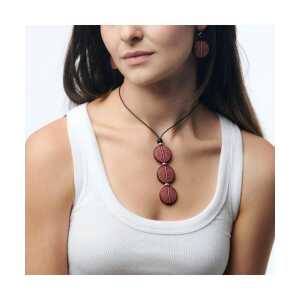 Mambu Design Upcycling Halskette – Triple Linear Circles Red – Women – Straußeneischmuck