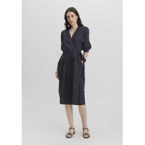 hessnatur Damen WUNDERKIND × hessnatur Wrap Kleid Midi Relaxed aus Leinen – blau – Größe 34