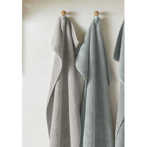 hessnatur Frottee-Handtuch feiner Streifen aus Bio-Baumwolle – beige – Größe 67×140 cm