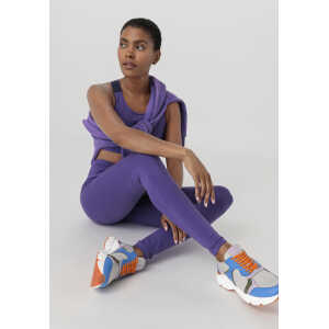 hessnatur Loungewear Leggings Fitted Medium Cut ACTIVE LIGHT aus Bio-Baumwolle – lila – Größe M/k